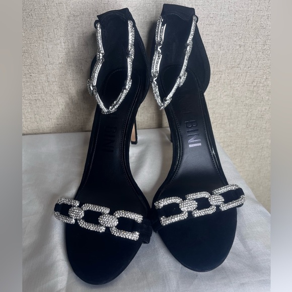 Gianni Bini Black Heels with Silver Chain Detail - Picture 8 of 12